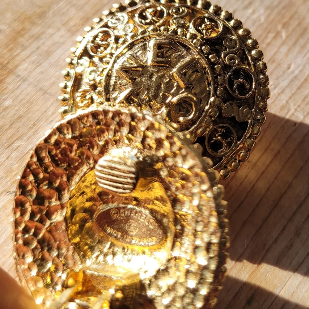 CHANEL Clip Earrings